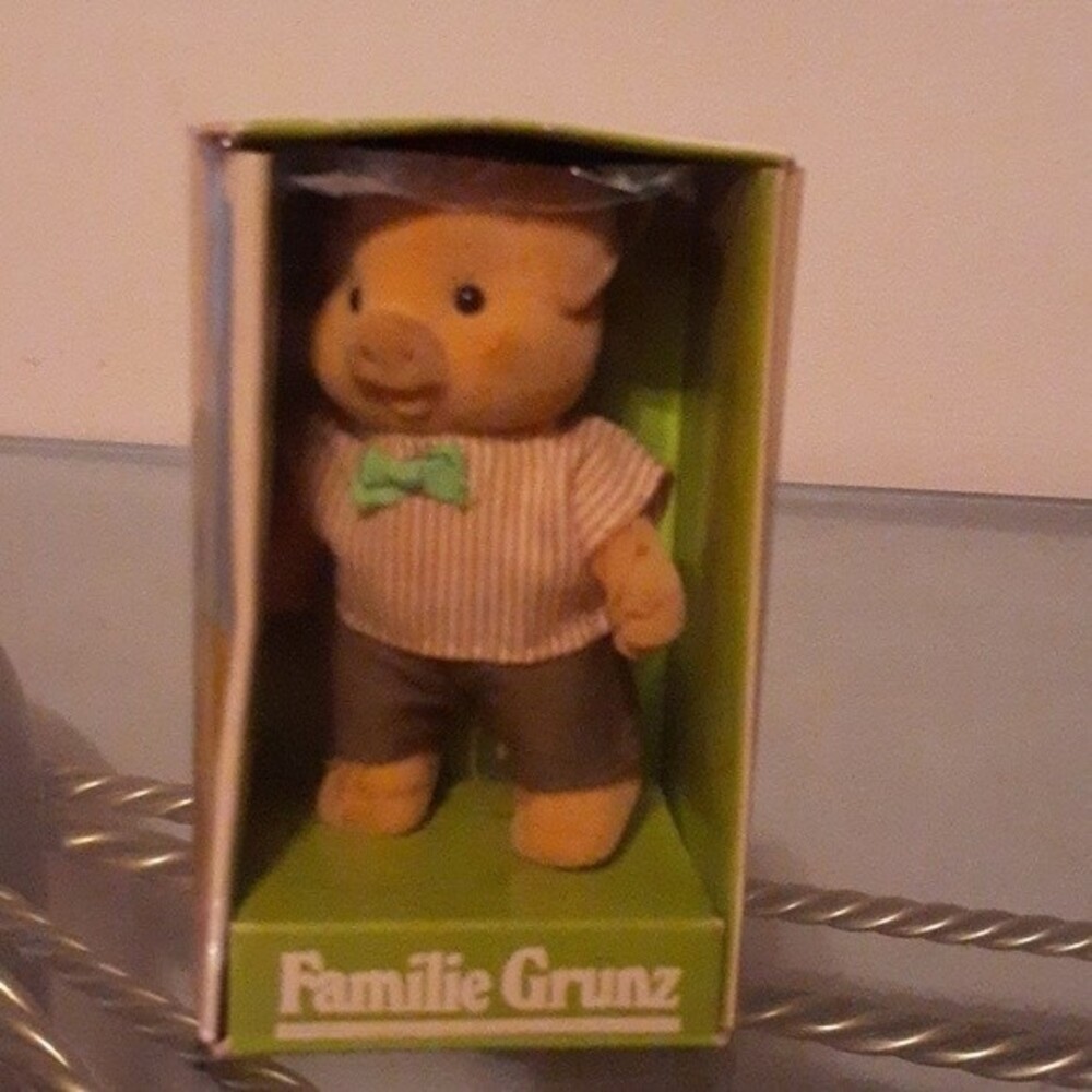 Simba Papa Grunz Paul Pig Family Barenwald simba animal figurine toy vintage